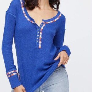 We The Free Henley Top Womens XS Blue Embroidered Long Sleeve Shirt Thermal Tee